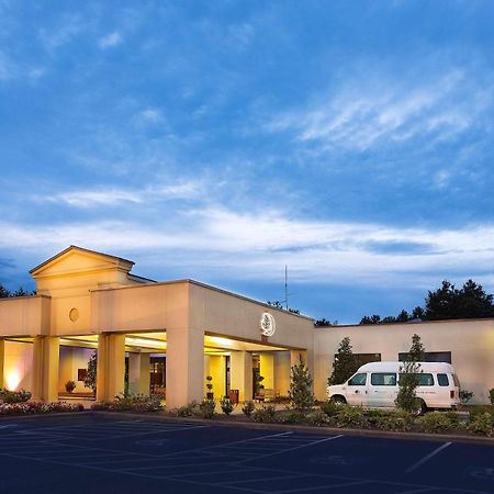 מלון Doubletree By Hilton Charlotte Airport מראה חיצוני תמונה