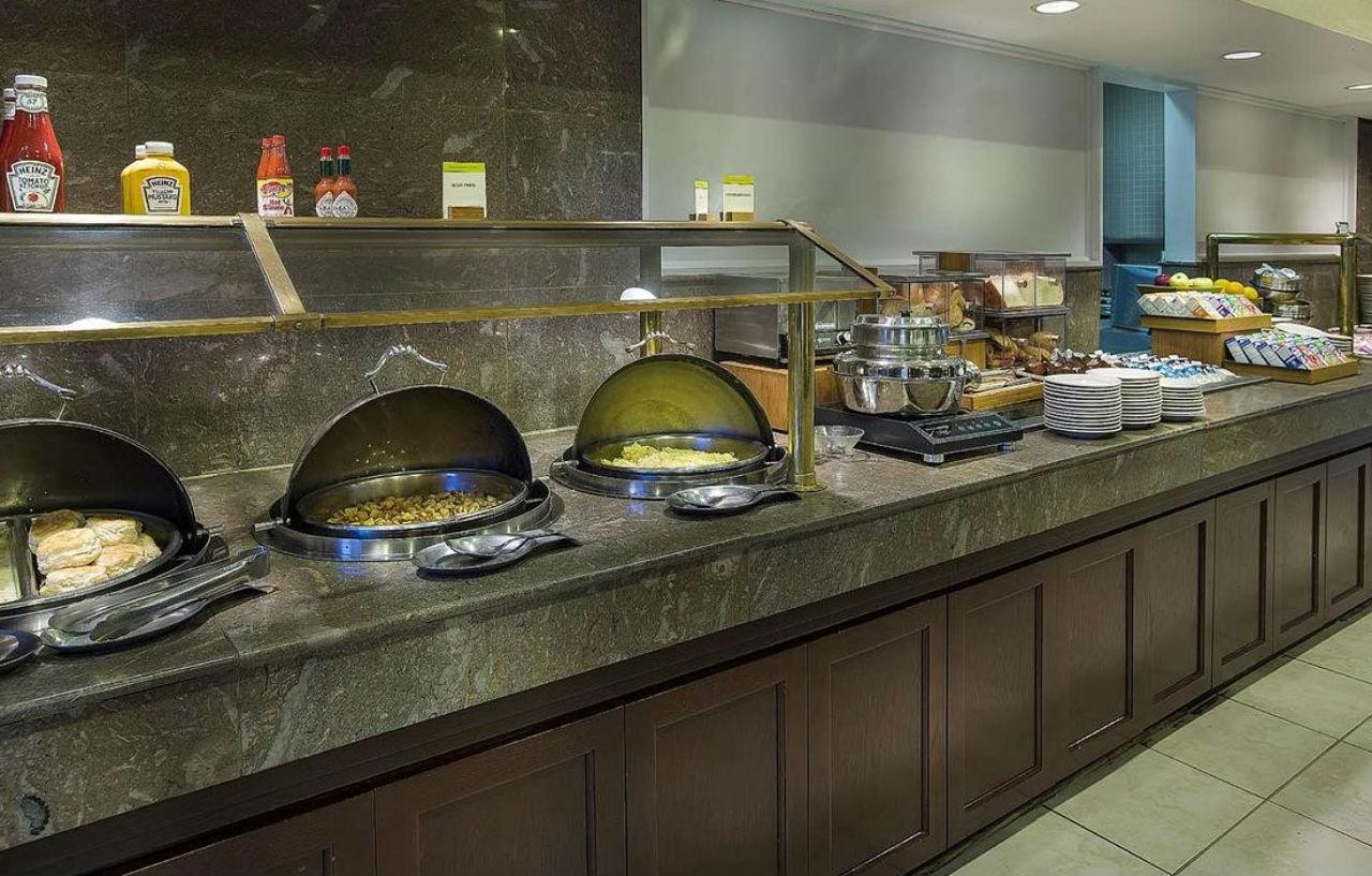 מלון Doubletree By Hilton Charlotte Airport מראה חיצוני תמונה