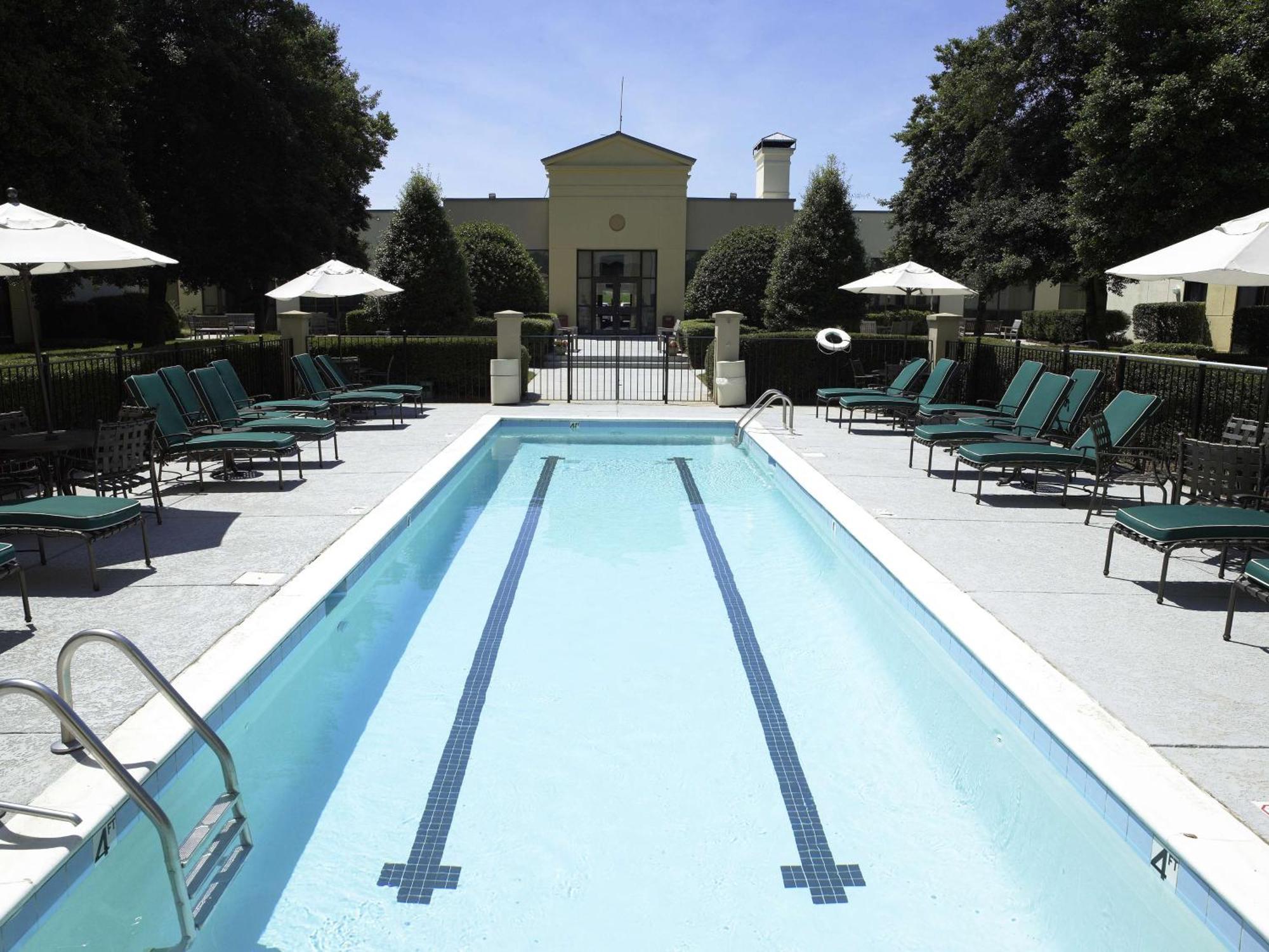 מלון Doubletree By Hilton Charlotte Airport מראה חיצוני תמונה