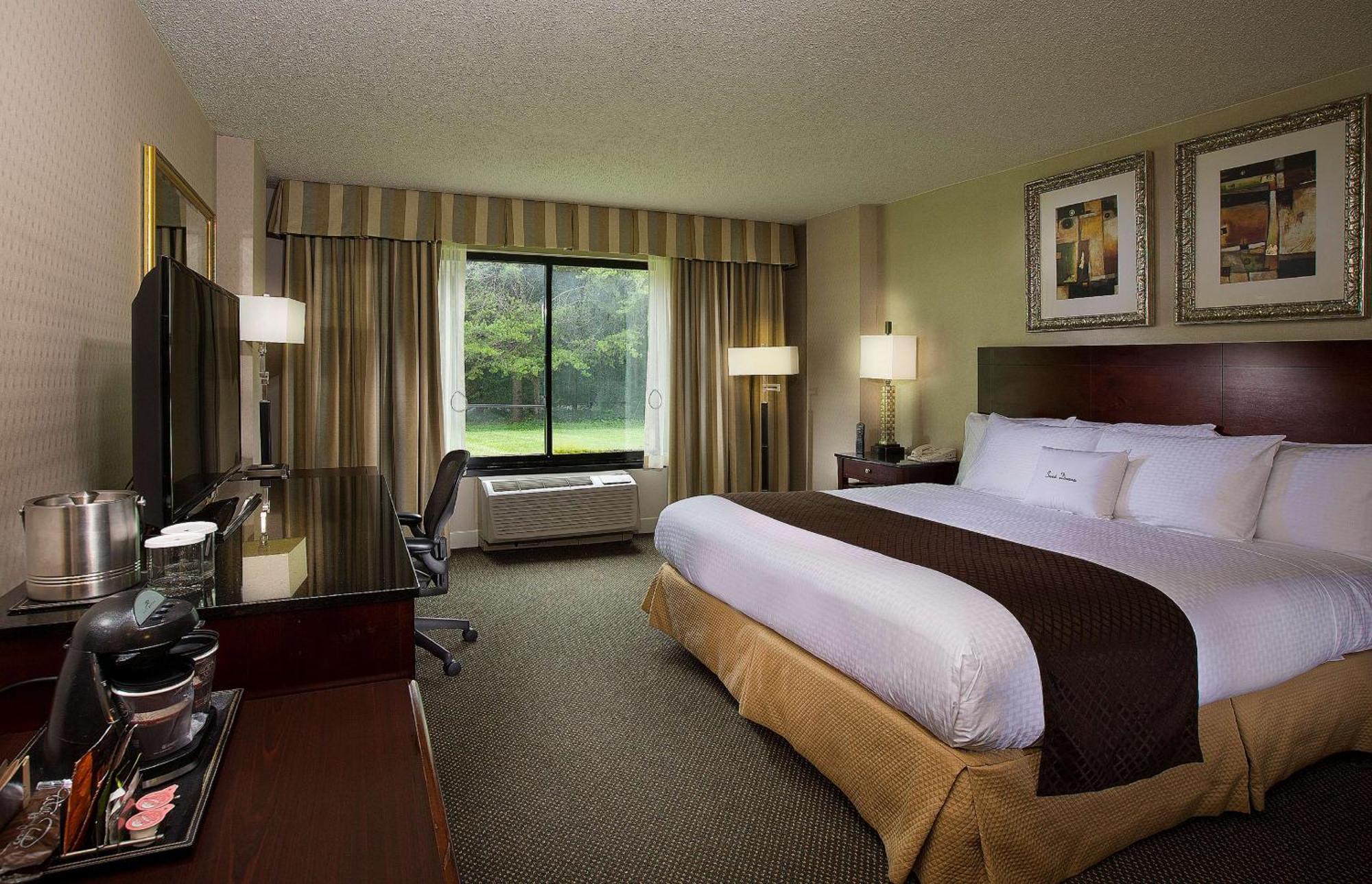 מלון Doubletree By Hilton Charlotte Airport מראה חיצוני תמונה