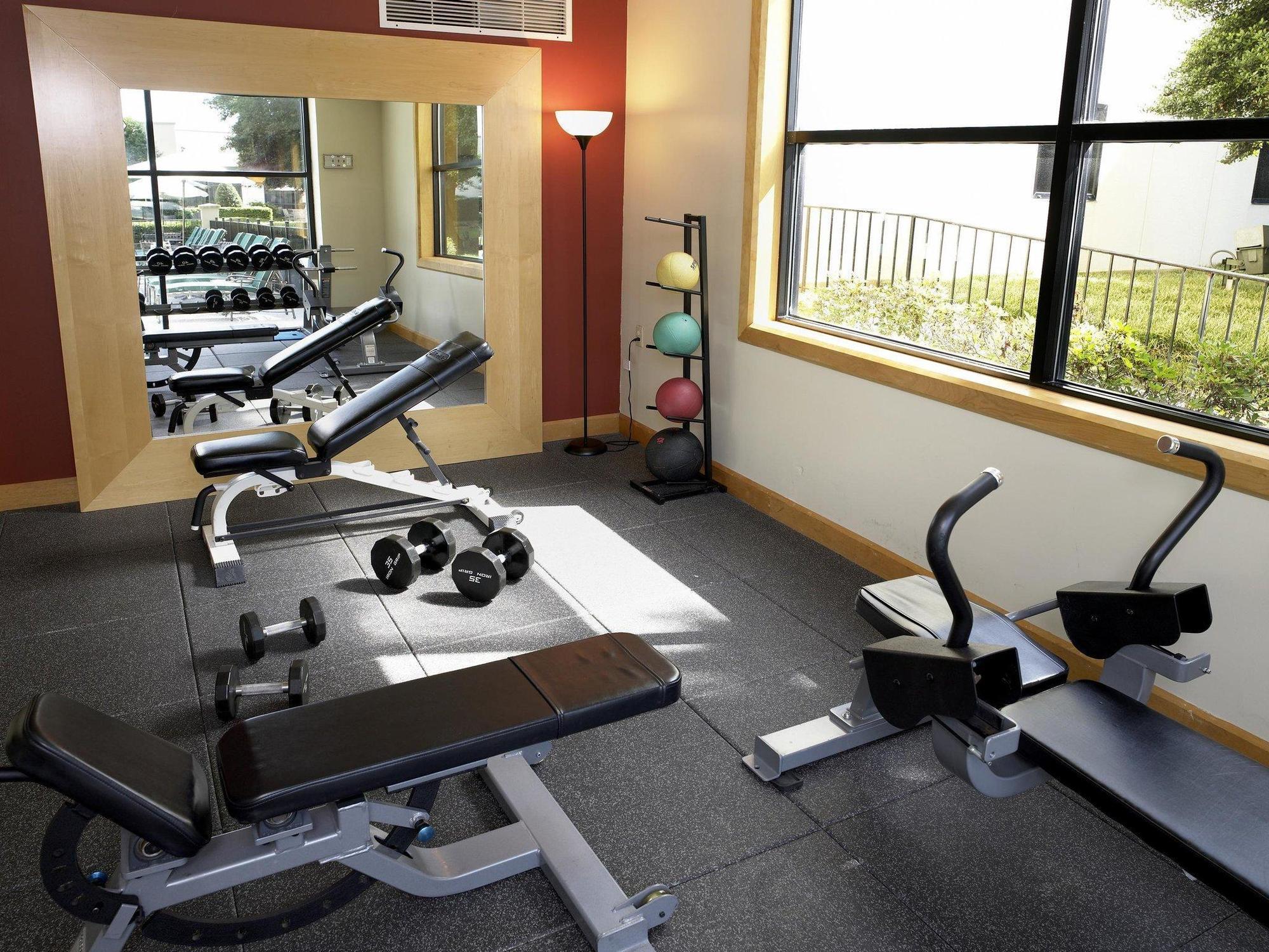 מלון Doubletree By Hilton Charlotte Airport מראה חיצוני תמונה